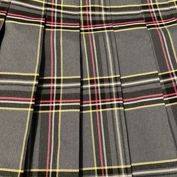 Grey Pleated skirt size 11 - 13 Juniors - Picture 4 of 4